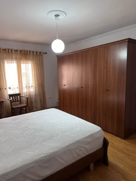 Tirane, jepet me qera apartament 2+1+Ballkon Kati 6, 120 m² 600 € (Rruga Dritan Hoxha)
