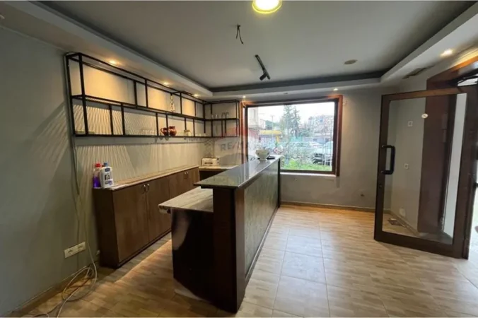 Tirane, jepet me qera lokal Kati 0, 80 m² 600 € (rruga pandi dardha)