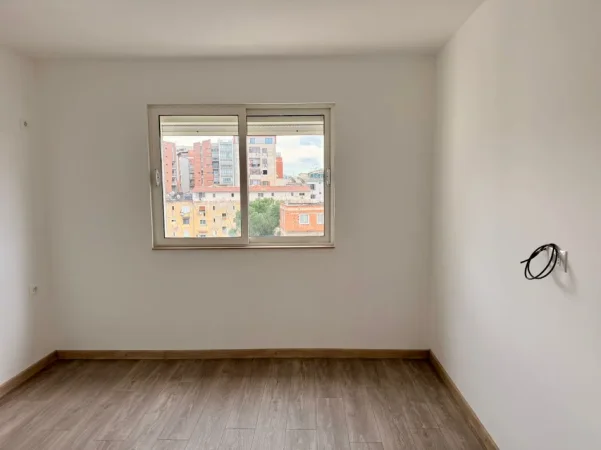 Tirane, shitet apartament 2+1 Kati 6, 76 m² 105.000 € (Perballe Komisariatit Nr 4, Rruga e Dibres)