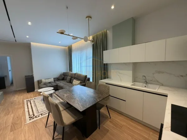 Tirane, jepet me qera apartament 2+1 Kati 12, 82 m² 1.300 € (Apartament 2+1+Post Parkimi, Rruga e Barrikadave, Tiranë.)