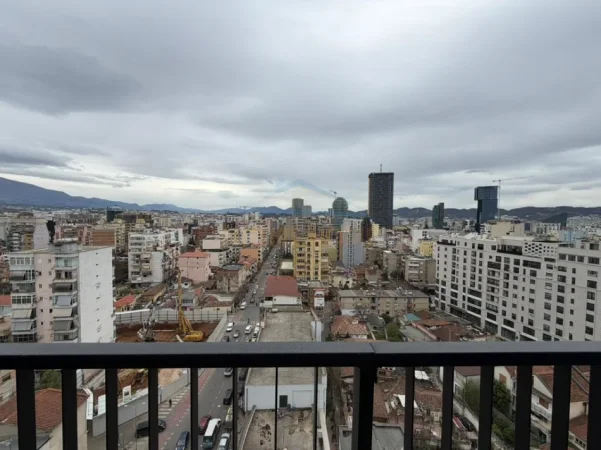 Tirane, jepet me qera apartament 2+1 Kati 12, 82 m² 1.300 € (Apartament 2+1+Post Parkimi, Rruga e Barrikadave, Tiranë.)