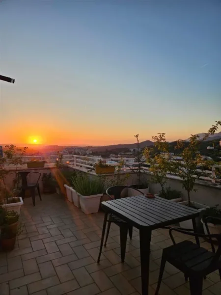 Shqiperi, jepet me qera zyre Kati 5, 400 m² 2.500 € (FRESKU)