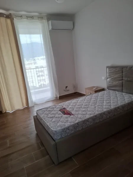 Tirane, jepet me qera apartament 2+1 Kati 5, 100 m² 500 € (5 MAJI)