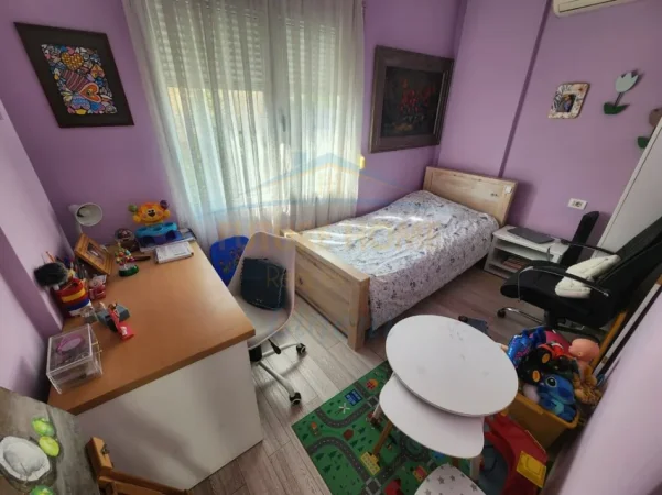 Tirane, shitet apartament 3+1+PARKIM , Kati 3, 138 m² 315.000 € (LIQENI I THATE)