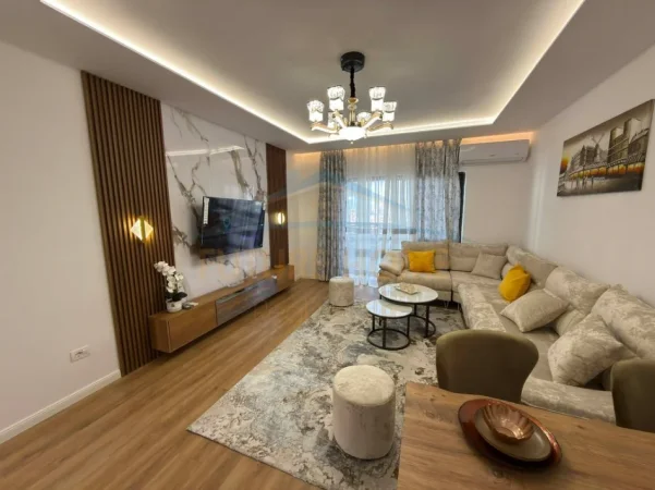 SHITET APARTAMENT 2+1+2 TEK PALLATI ME SHIGJETA