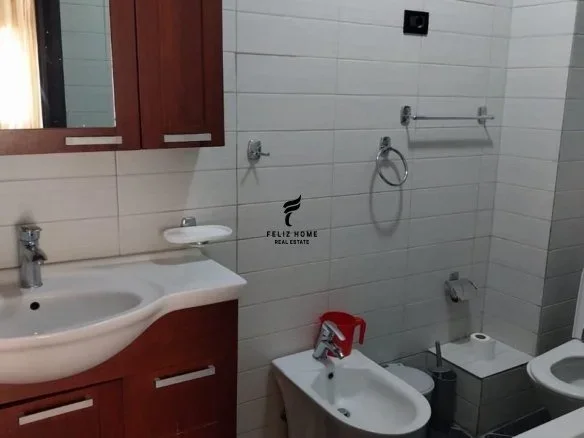 Tirane, jepet me qera apartament 2+1 Kati 7, 90 m² 850 € (RRUGA E ELBASANIT)