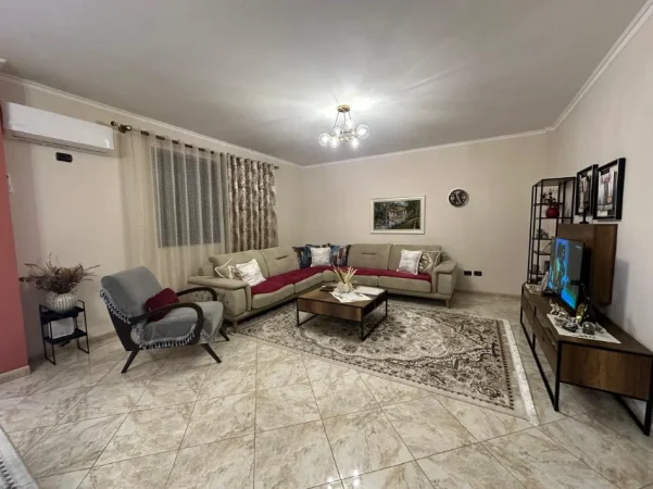 Tirane, shitet apartament 2+1+Ballkon Kati 6, 160 m² 335.000 € (Ish Tregu Elektrik)