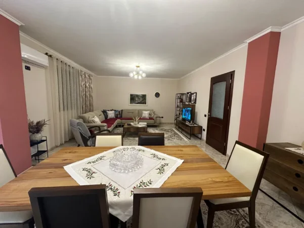 Tirane, shitet apartament 2+1+Ballkon Kati 6, 160 m² 335.000 € (Ish Tregu Elektrik)
