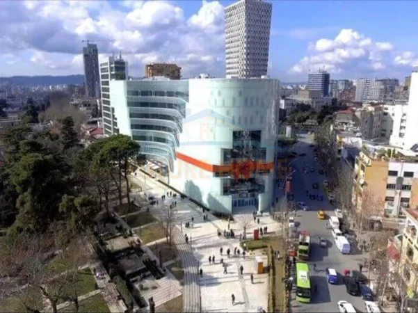 Tirane, jepet me qera zyre Kati 5, 108 m² 950 € (Prane TOPTANI , Qender)