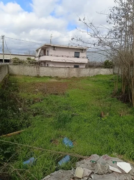 Tirane, shitet toke , 600 m² 150.000 € (Autostrade tek Vodafone)