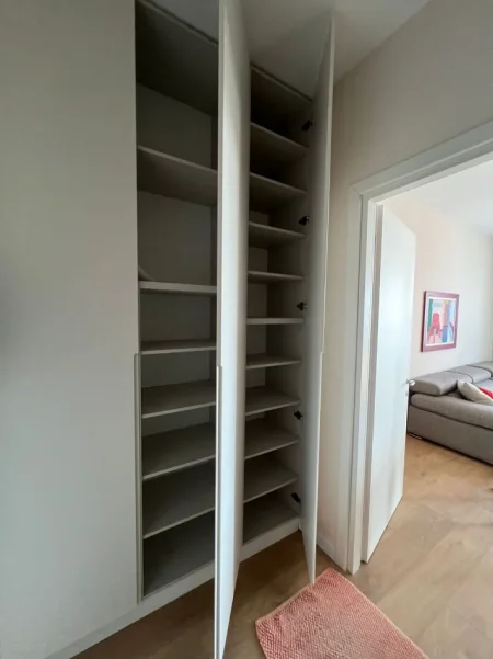 Tirane, jepet me qera apartament 2+1+Ballkon Kati 7, 104 m² 1.100 € 