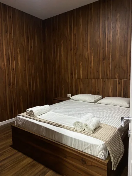 Tirane, jepet me qera apartament 2+1 , 90 m² 850 € (kopshti zoologjik)