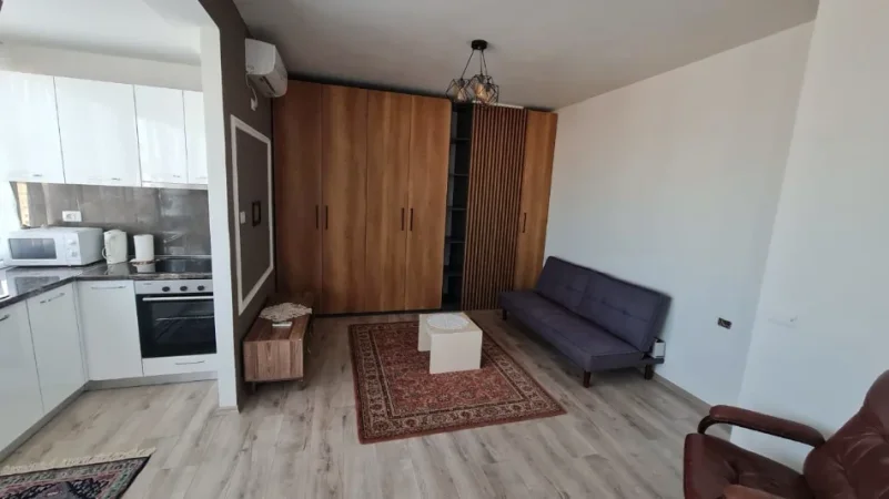 Tirane, jepet me qera garsonier Kati 11, 45 m² 460 € (RRUGA E KAVAJES)
