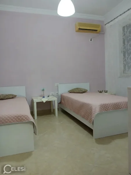 Tirane, jepet me qera apartament 2+1+Ballkon Kati 2, 87 m² 520 € (FRESKU)