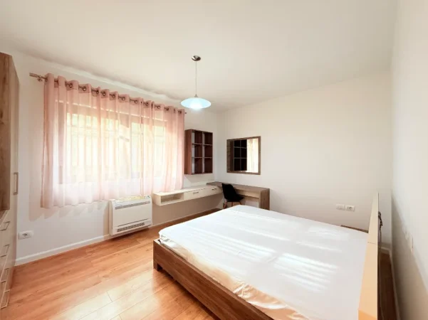 Tirane, jepet me qera Vile 3 Katshe , 620 m² 3.000 € (TEG – Tirana East Gate)