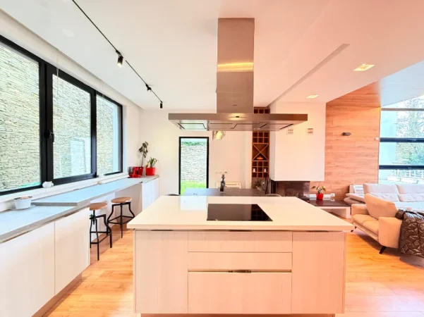 Tirane, jepet me qera Vile 3 Katshe , 620 m² 3.000 € (TEG – Tirana East Gate)