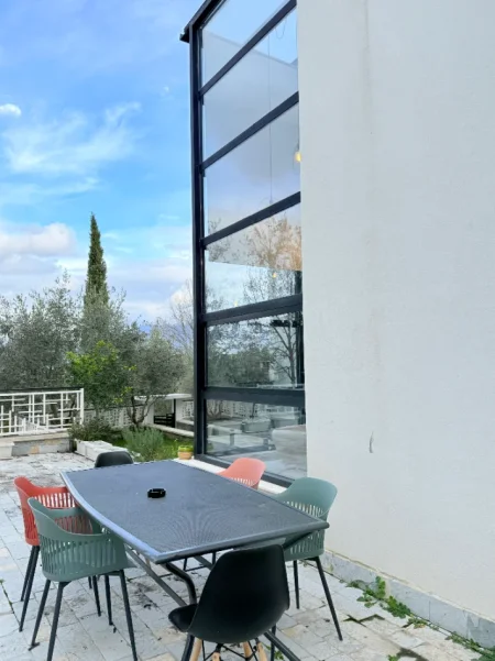 Tirane, jepet me qera Vile 3 Katshe , 620 m² 3.000 € (TEG – Tirana East Gate)