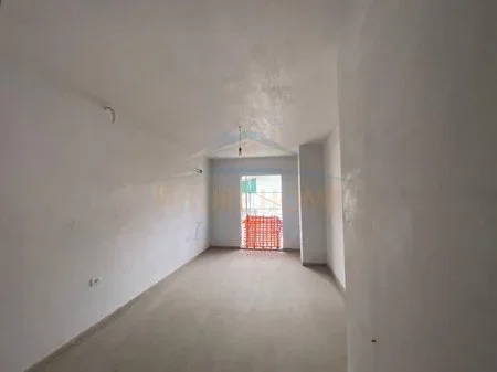 Tirane, shitet apartament 1+1 Kati 1, 73 m² 136.000 € 