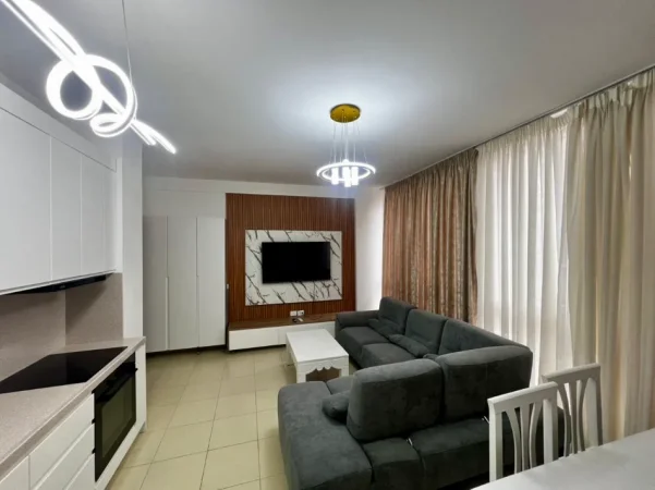 Tirane, jepet me qera apartament 2+1+Ballkon Kati 4, 115 m² 650 €