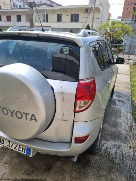Shqiperi, shes makine Toyota rav4 2007 Nafte, gri metalizato manuale Kondicioner 300.900 km 4.800 €