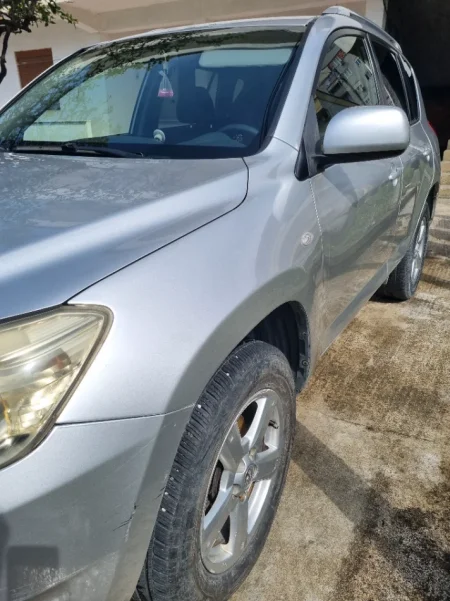 Shqiperi, shes makine Toyota rav4 2007 Nafte, gri metalizato manuale Kondicioner 300.900 km 4.800 €