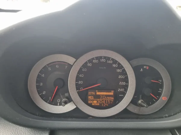 Shqiperi, shes makine Toyota rav4 2007 Nafte, gri metalizato manuale Kondicioner 300.900 km 4.800 €