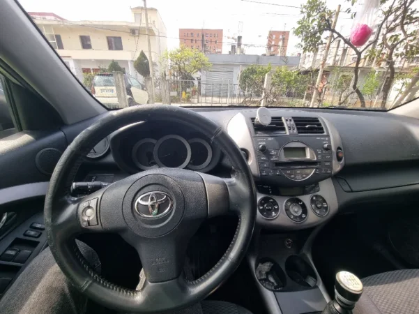 Shqiperi, shes makine Toyota rav4 2007 Nafte, gri metalizato manuale Kondicioner 300.900 km 4.800 €