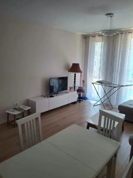 Tirane, jepet me qera apartament 2+1 Kati 4, 100 m² 700 € 
