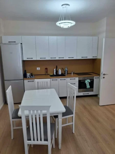 Tirane, jepet me qera apartament 2+1 Kati 4, 100 m² 700 € 