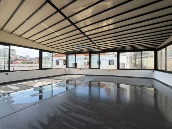 Durres, shes apartament 3+1+Ballkon Kati 3, 260 m² 350.000 € (Qender)
