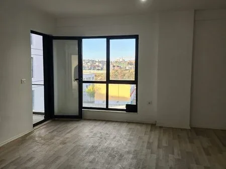 Tirane, shes apartament 2+1+Ballkon Kati 3, 112 m² 140.000 € (5 MAJI)