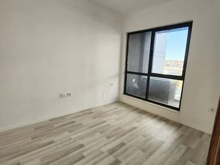 Tirane, shes apartament 2+1+Ballkon Kati 3, 112 m² 140.000 € (5 MAJI)