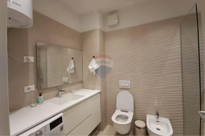 Tirane, jepet me qera apartament 1+1+Ballkon Kati 4, 75 m² 800 € (zogu i zi)