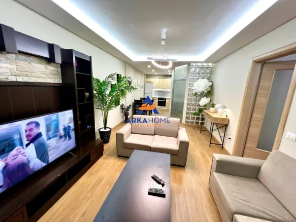 Tirane, jepet me qera apartament 1+1+Ballkon Kati 2, 69 m² 574 € 
