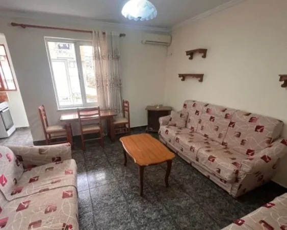 Tirane, shitet apartament 1+1+Aneks+Ballkon Kati 4, 53 m² 117.000 € (21 dhjetori , rruga e kavajes)