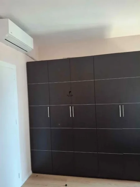Tirane, jepet me qera apartament 2+1 Kati 4, 100 m² 700 € (FUSHA E AVIACIONIT)