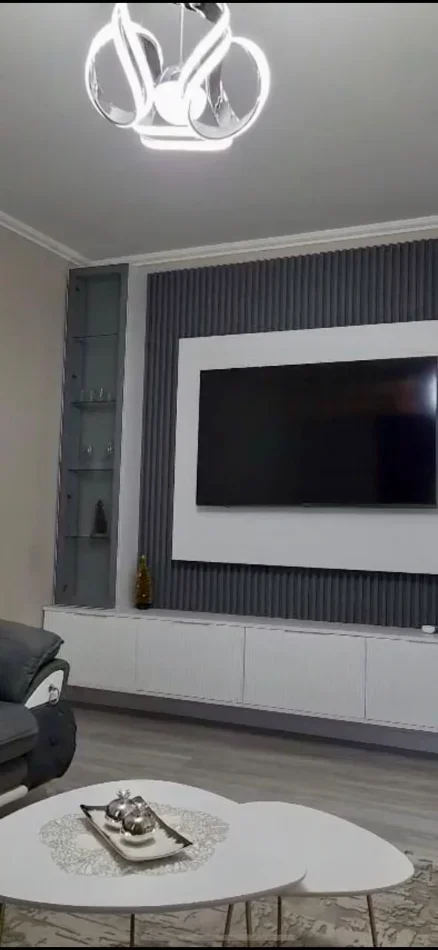 Tirane, jepet me qera apartament 1+1 Kati 4, 70 m² 550 € (Rruga Luis Jansin Henkard)