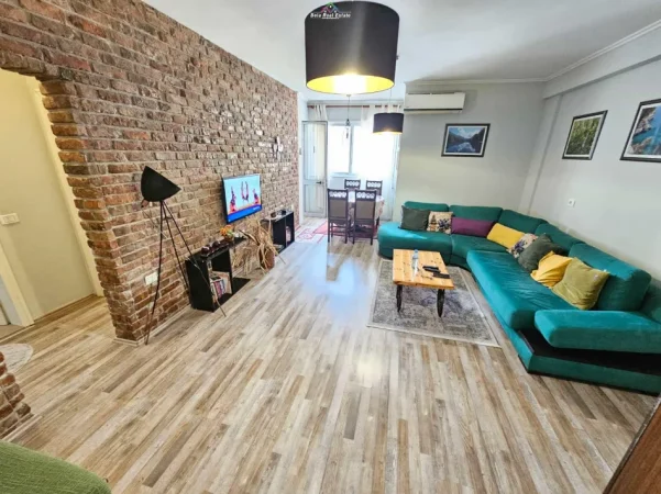 Tirane, jepet me qera apartament 1+1+Ballkon Kati 4, 60 m² 520 € (Selvia, prane Observatorit)