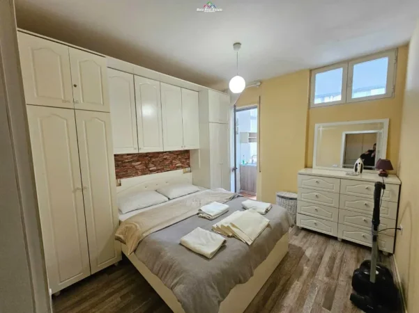 Tirane, jepet me qera apartament 1+1+Ballkon Kati 4, 60 m² 520 € (Selvia, prane Observatorit)