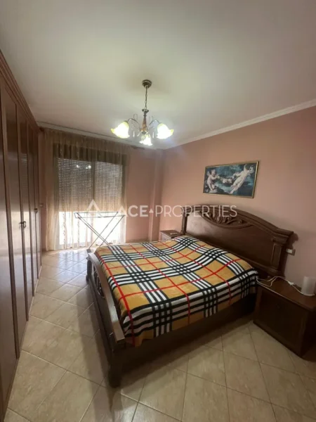 Durres, jepet me qera apartament 3+1 Kati 12, 105 m² 800 € (Qender,Durres)
