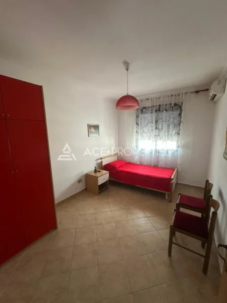 Durres, jepet me qera apartament 3+1 Kati 12, 105 m² 800 € (Qender,Durres)