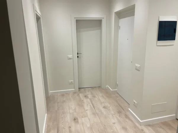 Tirane, jepet me qera apartament 3+1 , 110 m²