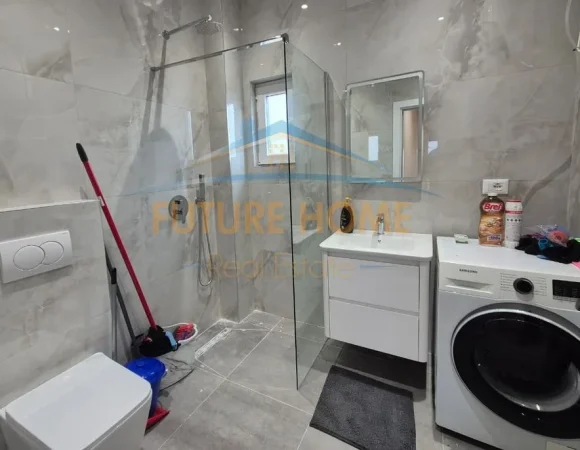 Tirane, jepet me qera apartament 1+1+Ballkon Kati 3, 75 m² 600 € (Tomi Kristo)