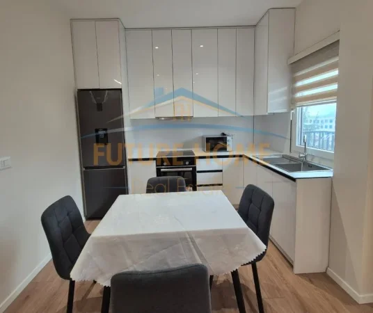 Tirane, jepet me qera apartament 1+1+Ballkon Kati 3, 75 m² 600 € (Tomi Kristo)