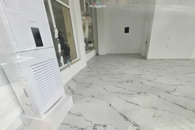 Tirane, jepet me qera dyqan Kati 0, 50 m² 800 € (fadil rada)
