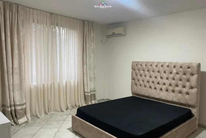 Tirane, jepet me qera apartament 2+1 Kati 1, 140 m² 650 € (pazari i ri)