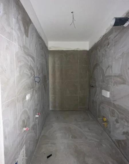 Tirane, shitet apartament 1+1+Ballkon Kati 3, 71 m² 180.000 € 