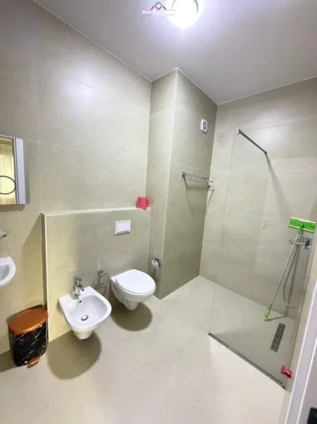 Tirane, jepet me qera apartament 2+1 Kati 6, 114 m² 780 € (Rruga e Dibres, Farmacia 10)