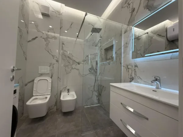 Tirane, jepet me qera apartament 1+1 Kati 6, 78 m² 1.000 € (Zogu i Zi)