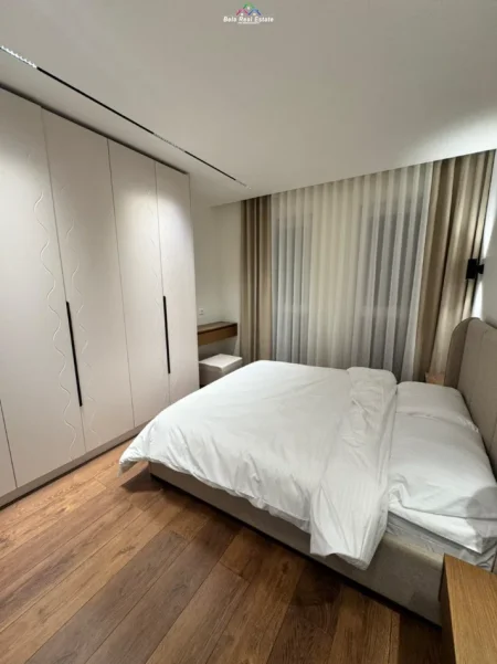 Tirane, jepet me qera apartament 2+1 Kati 4, 70 m² 900 € (Xhamllik, prane Karburant Kastrati)